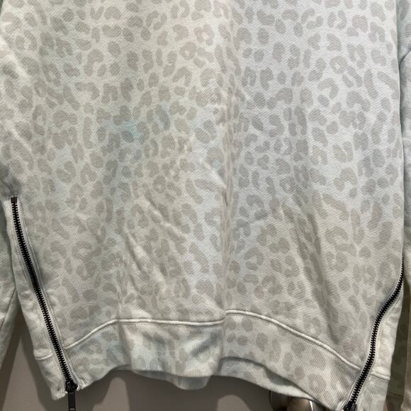 RAILS Women's White Gray Sweatshirt Sz M Leopard Print Zipper Detail Flawed - Picture 2 of 6